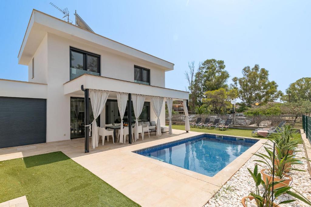 Beach Villa Cosins 1 Mel by Sealand Villas Beach Villa Cosins 1 Mel by Sealand Villas