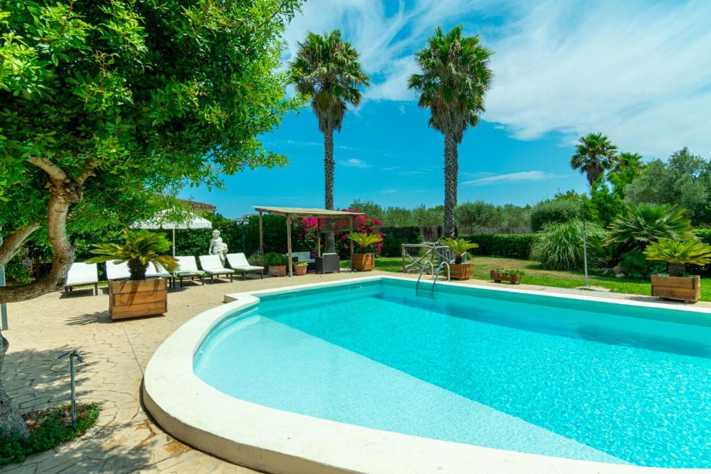 Casa con piscina a 1 km del mar y del pueblo Casa con piscina a 1 km del mar y del pueblo