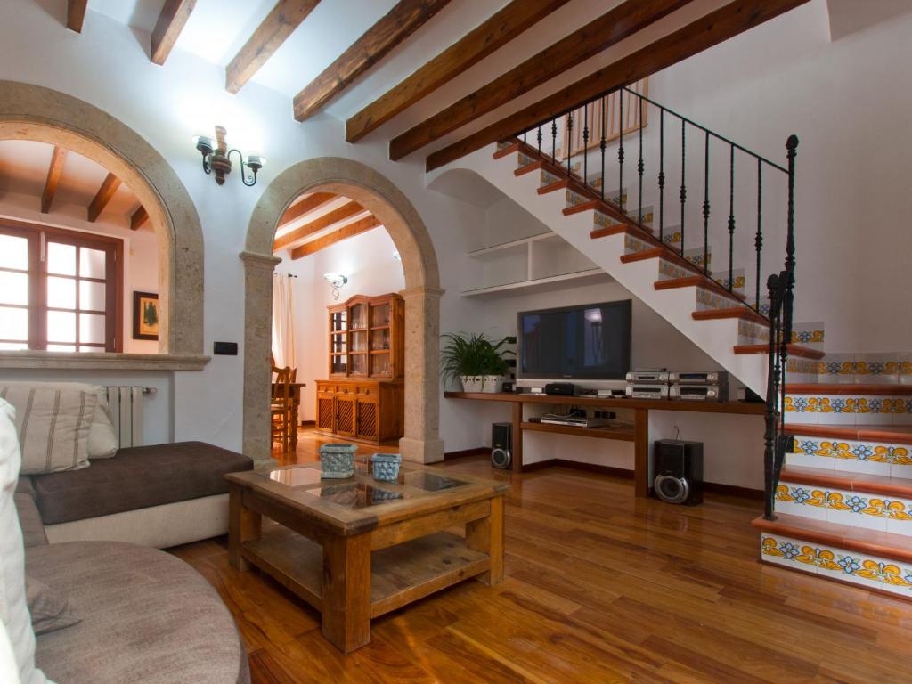 House Es Convent in Alcudia, close to beaches House Es Convent in Alcudia, close to beaches