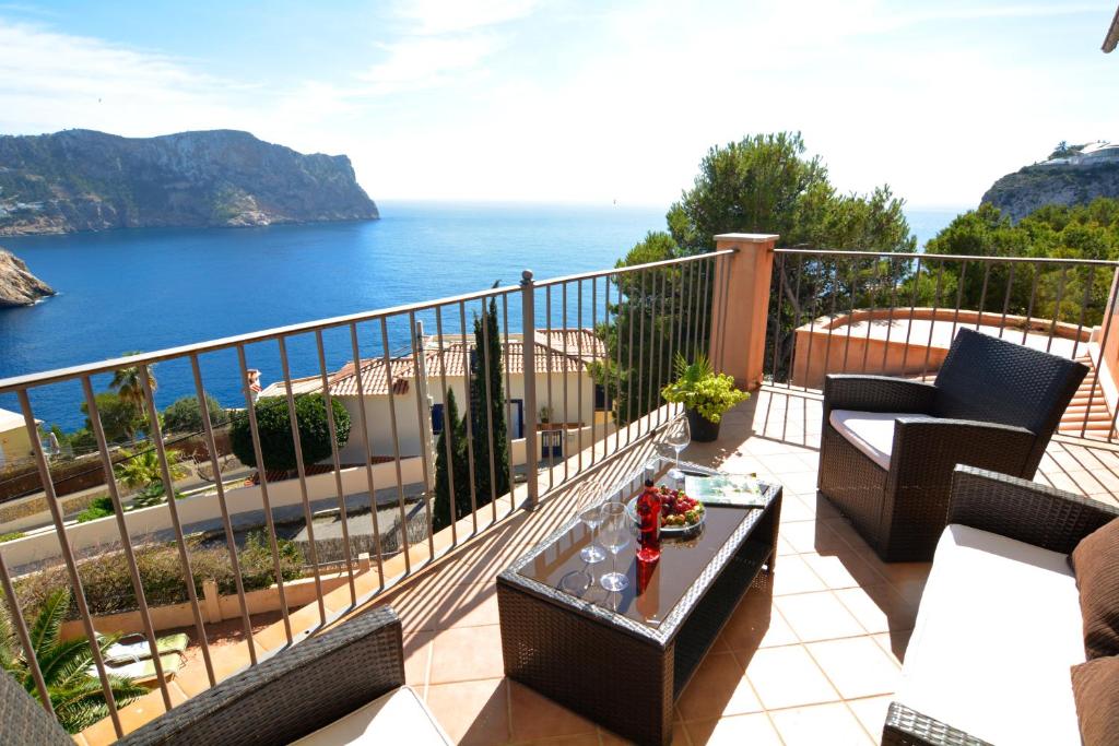 Villa With Enchanting Sea Views And Pool For 7 Guests Villa With Enchanting Sea Views And Pool For 7 Guests