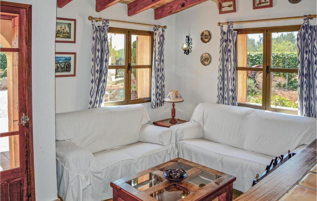Awesome Home In Biniali With Wifi