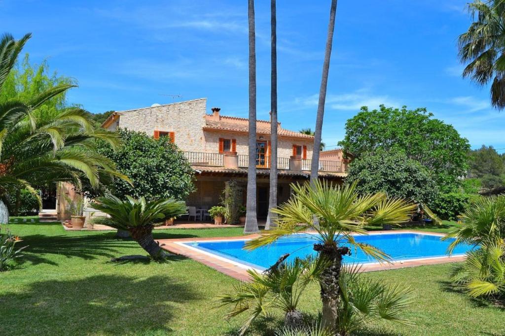 Villa Can Bast 106 X 4 pax by Mallorca Charme