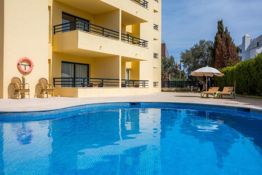Apto con Terraza 302