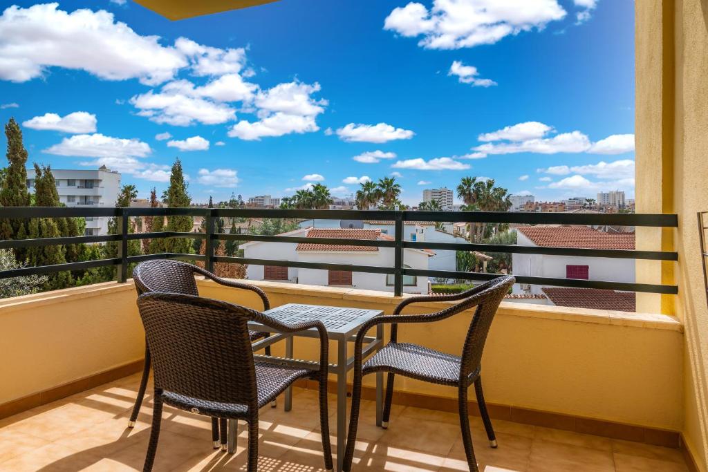 Apto con Terraza 302