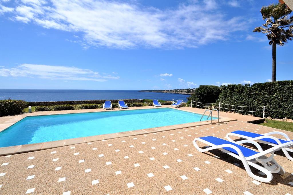 VILLA HELIOS Villa en Cala Pi con vistas despejadas VILLA HELIOS Villa en Cala Pi con vistas despejadas