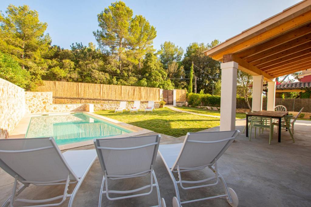Villa with pool near the beach in Cala San Vicente by Renthousing Villa with pool near the beach in Cala San Vicente by Renthousing