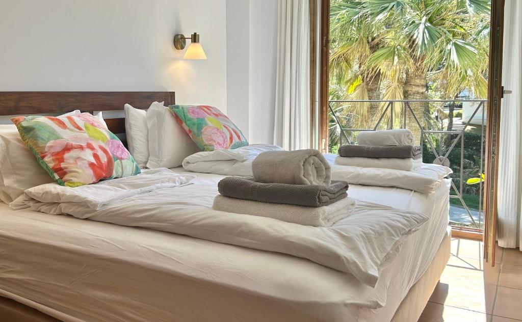 Beachhouse 2min to the sea with pool & wonderful garden