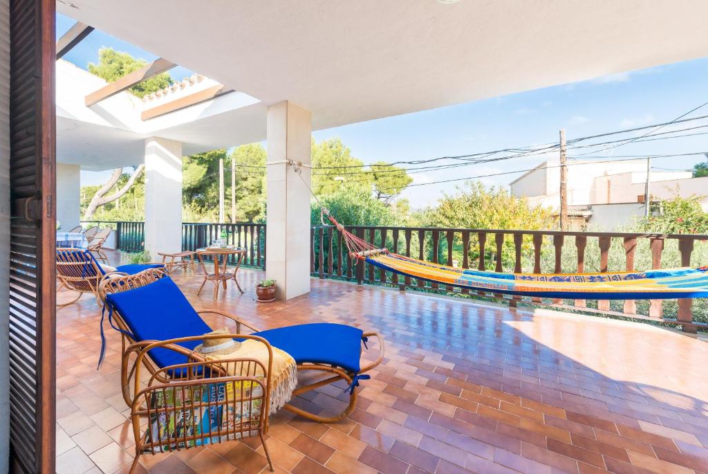 Villa Can Salom, villa for 8 at Mal Pas Beach Villa Can Salom, villa for 8 at Mal Pas Beach