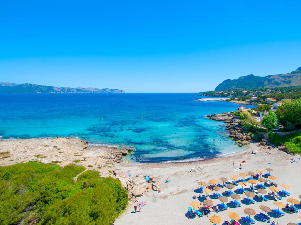 Villa Can Salom, villa for 8 at Mal Pas Beach Villa Can Salom, villa for 8 at Mal Pas Beach