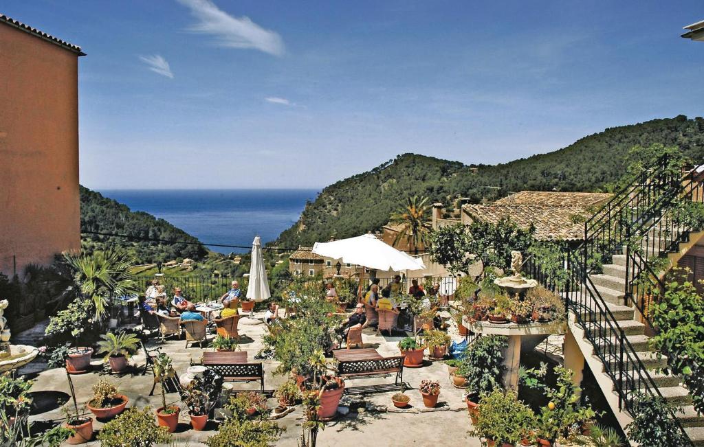 Stunning Home In Estellencs With Jacuzzi Stunning Home In Estellencs With Jacuzzi