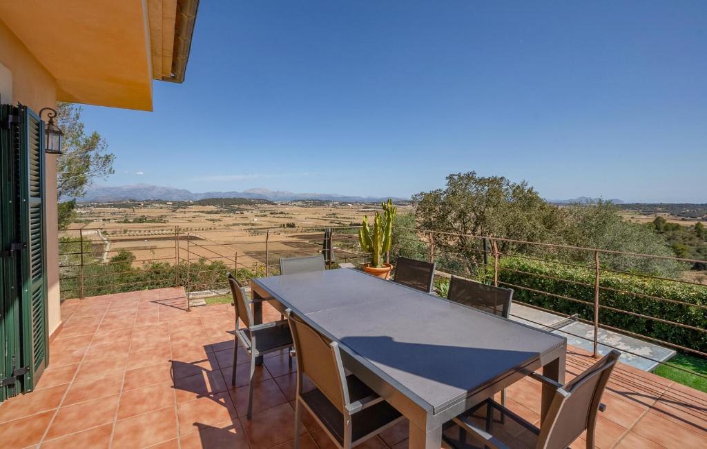Beautiful Home In Maria De La Salut With Wifi