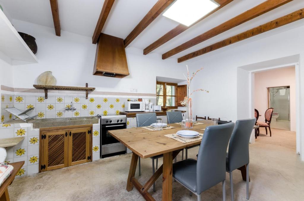 YourHouse Llampi, quiet villa in the countryside with private pool YourHouse Llampi, quiet villa in the countryside with private pool