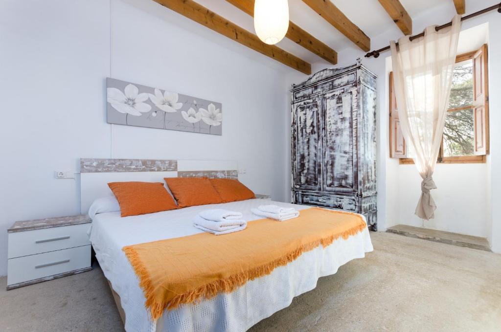 YourHouse Llampi, quiet villa in the countryside with private pool YourHouse Llampi, quiet villa in the countryside with private pool