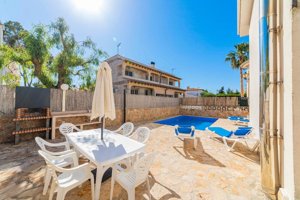 Benestar Pool and Beach in Platja de Muro Benestar Pool and Beach in Platja de Muro