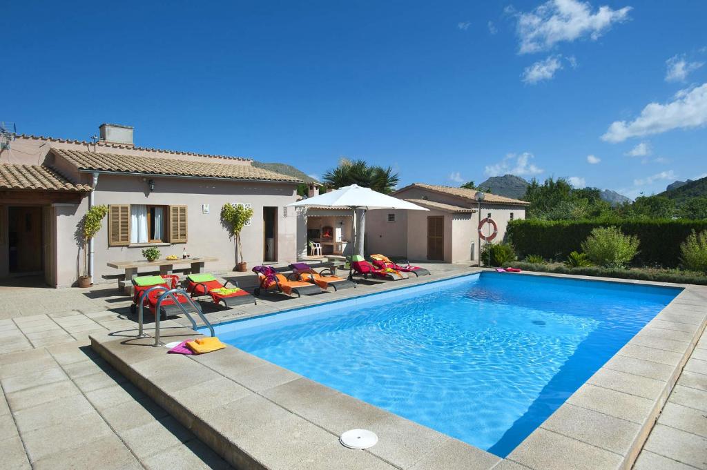 Villa Andreu by Villa Plus Villa Andreu by Villa Plus