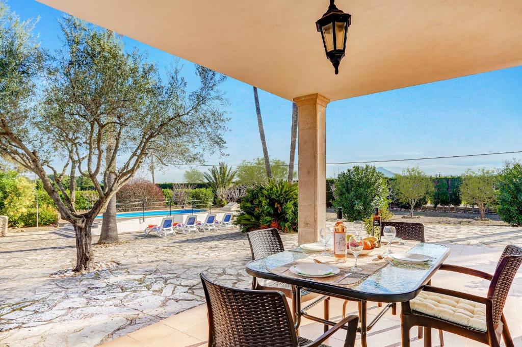 Villa Can Idu by Villa Plus Villa Can Idu by Villa Plus