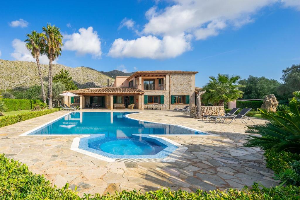 Villa Les Oliveres Antonia By SunVillas Mallorca Villa Les Oliveres Antonia By SunVillas Mallorca