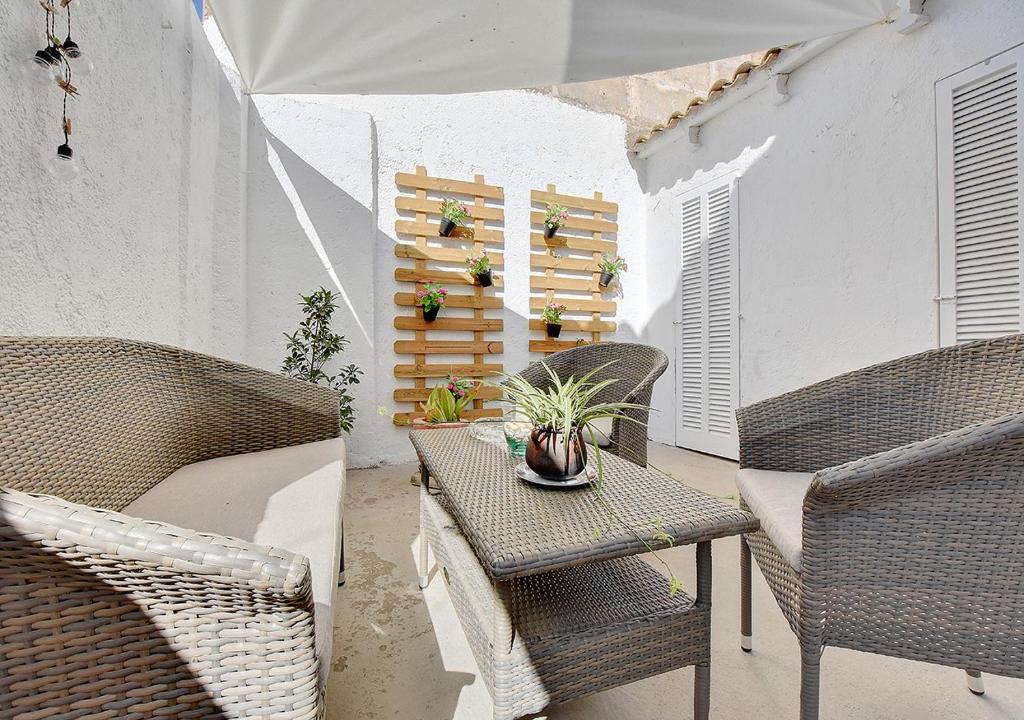 Alvaro Oliver House by Slow Villas