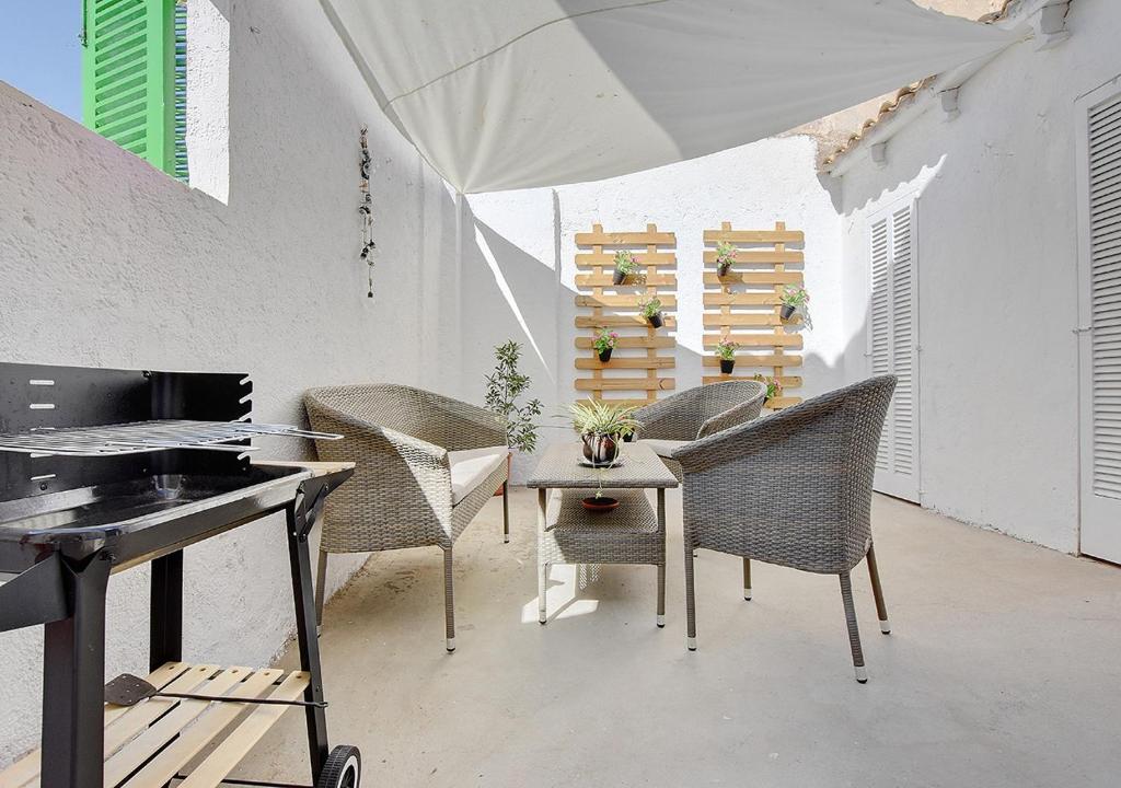 Alvaro Oliver House by Slow Villas