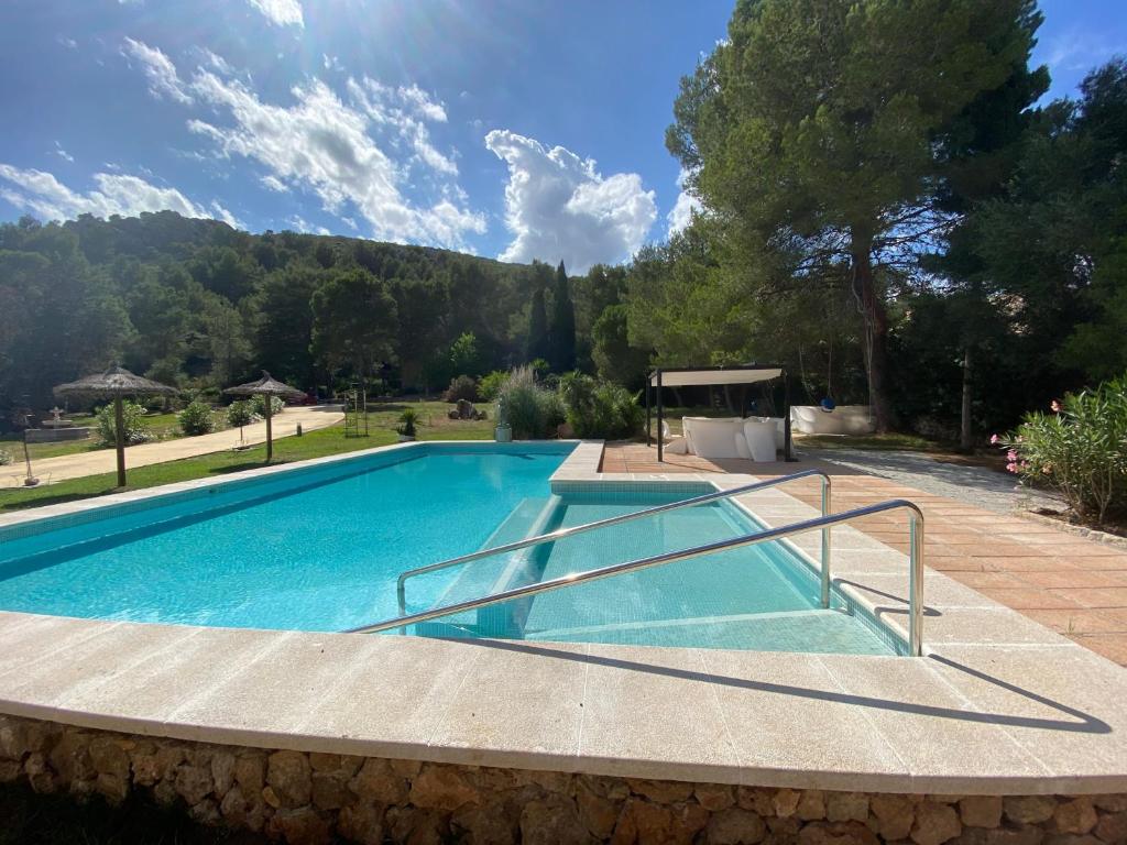 Private Villas Puerto Pollensa for family groups, private mountain ideal for runners, trailers, hikers, it is approximately 3 minute walk from the beach