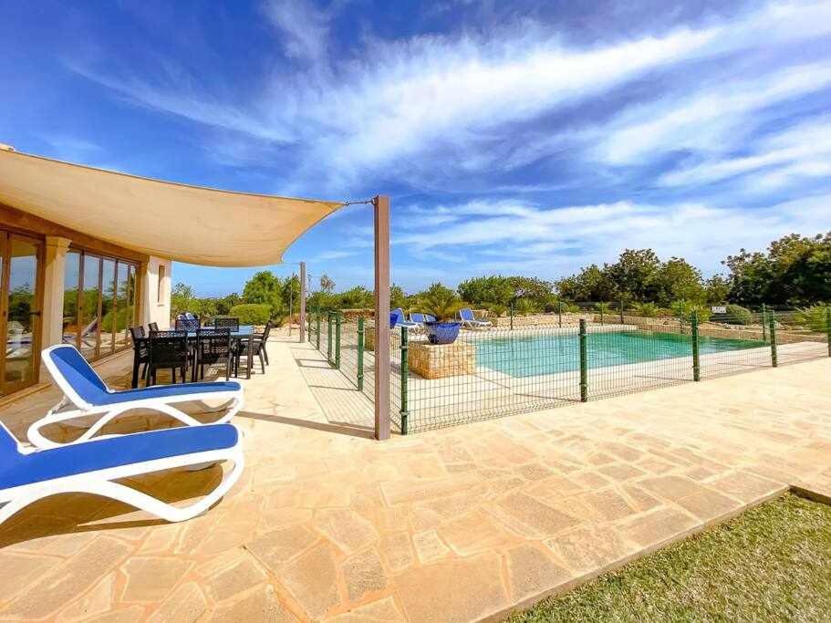 Finca Sa Pletassa 8 pax wifi piscina jardín BBQ Finca Sa Pletassa 8 pax wifi piscina jardín BBQ