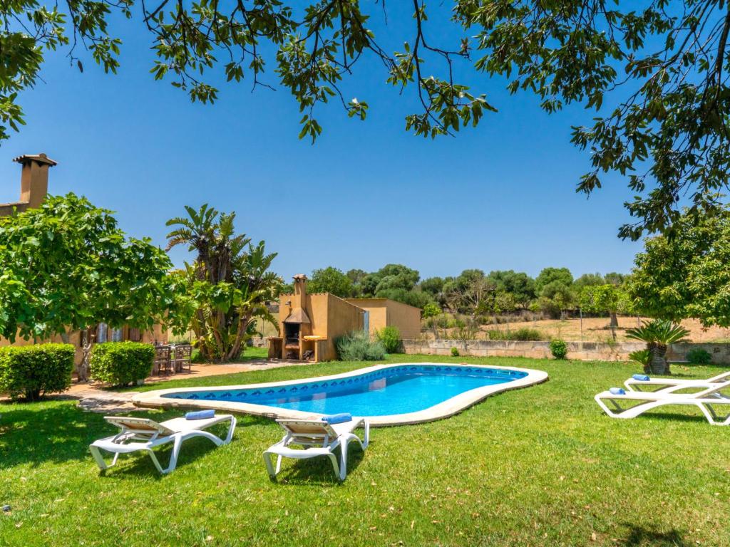 Holiday Home Es Coscolls by Interhome