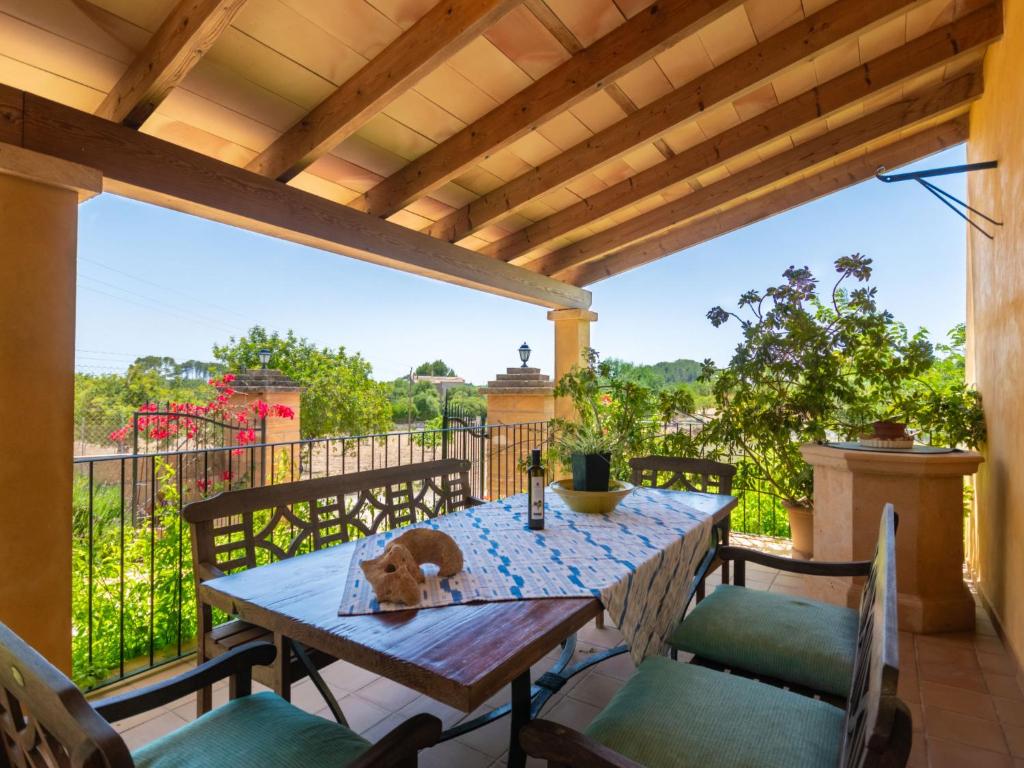 Holiday Home Es Coscolls by Interhome