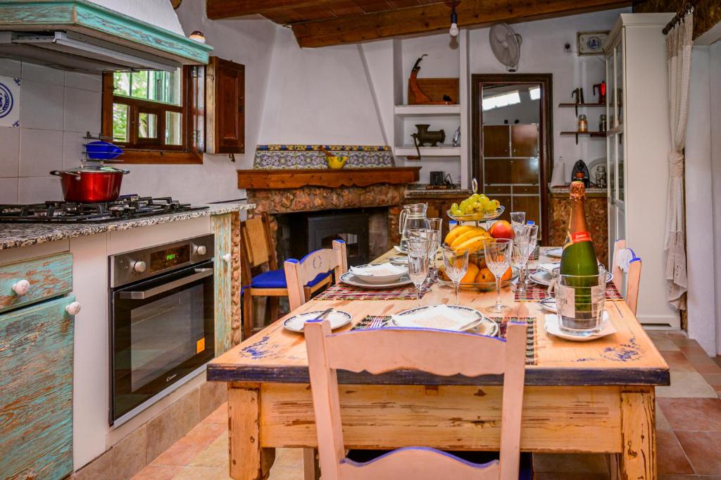 Nice Majorcan country house Sta Maria del Camí by Renthousing Nice Majorcan country house Sta Maria del Camí by Renthousing