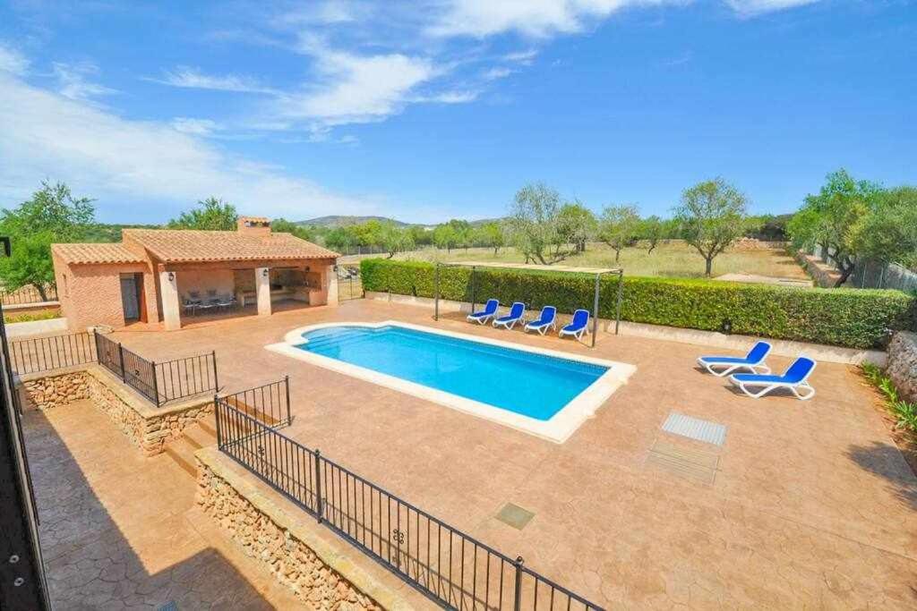 Villa con piscina BBQ terraza y wifi Villa con piscina BBQ terraza y wifi