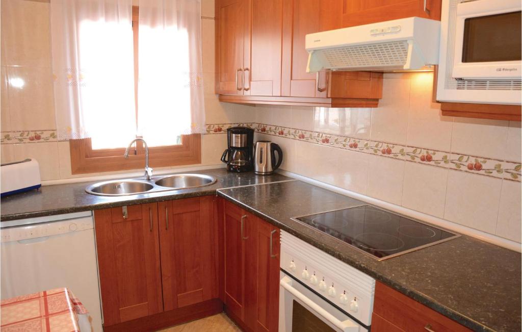 Cozy Home In Ses Covetes With Wifi