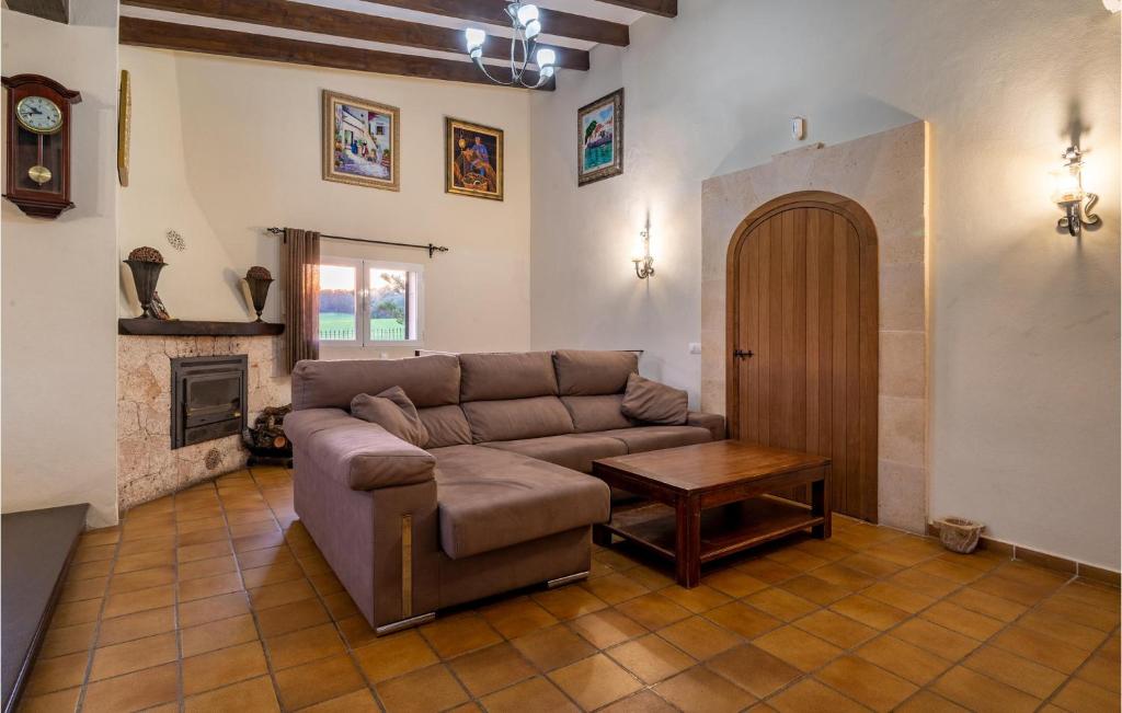 Nice Home In Sineu