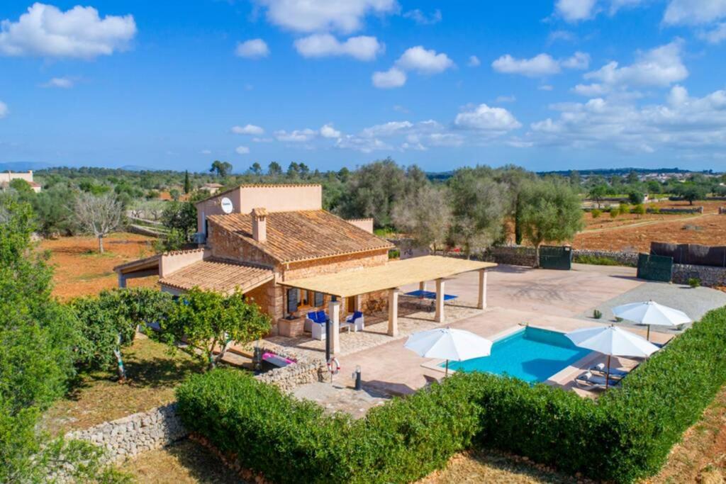 Traditional house Casa Binitaref with pool in Sineu Traditional house Casa Binitaref with pool in Sineu